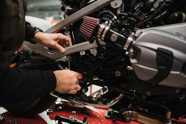 9 Tips to Improve Motorcycle Performance - MotΟ.K Seats - Electronic Control Motorcycle Suspension Upgrade